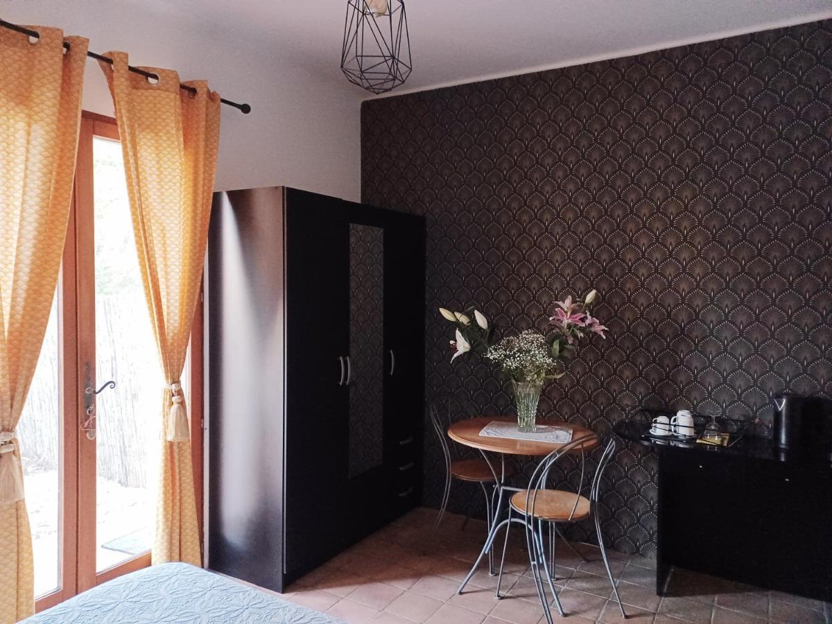 Suite Avec Jardin Entre Aix En Provence, Luberon Et Verdon Peyrolles-en-Provence Exterior photo